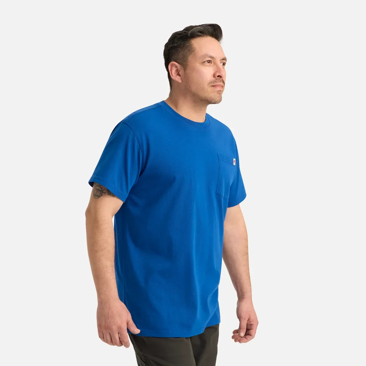 Kortärmad T-shirt med ficka – herr-T-shirt i djupblått