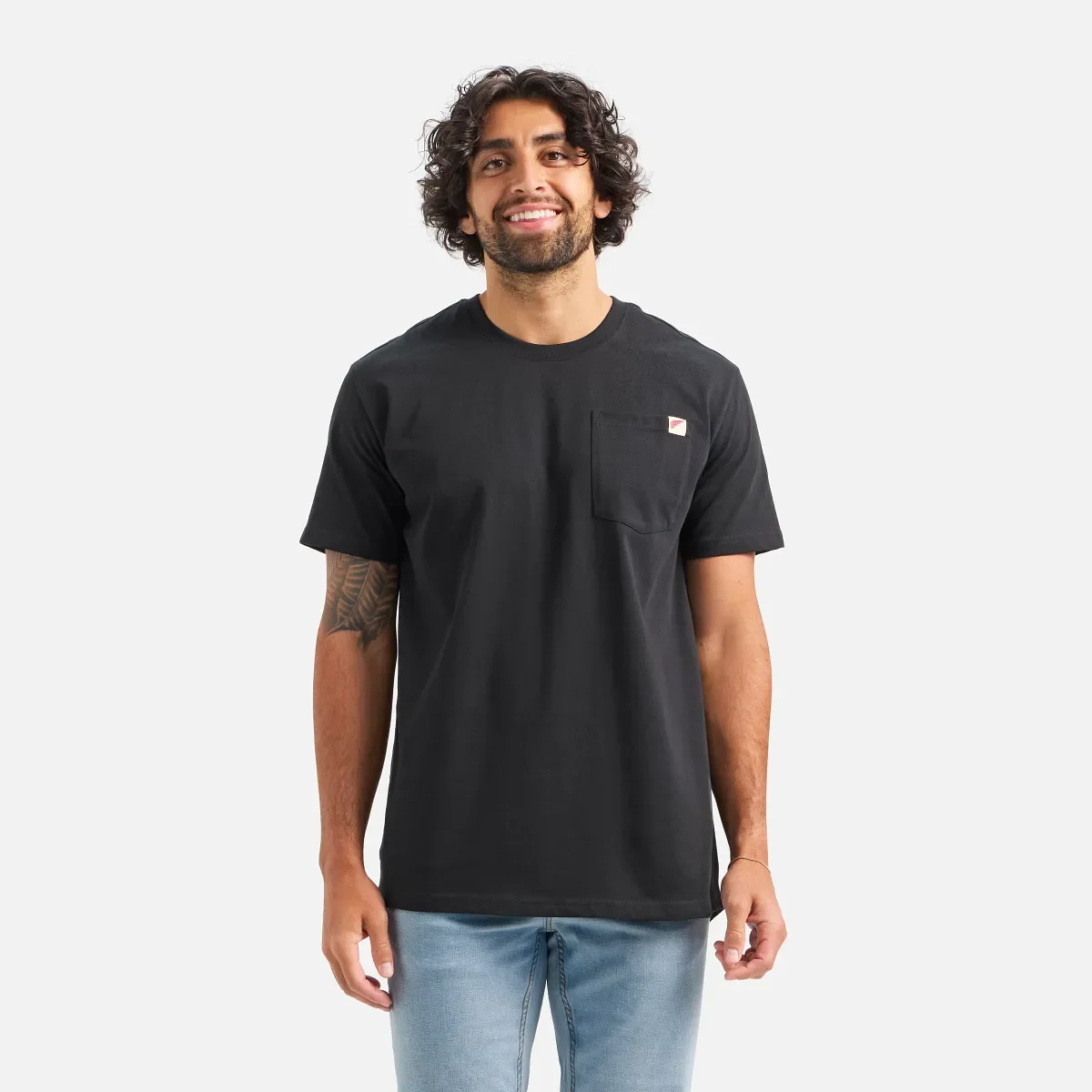 Kortärmad T-shirt med ficka – Herr-T-shirt med korta ärmar i svart