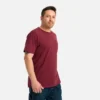 Kortärmad T-shirt med ficka – herr-T-shirt med korta ärmar i vinrött