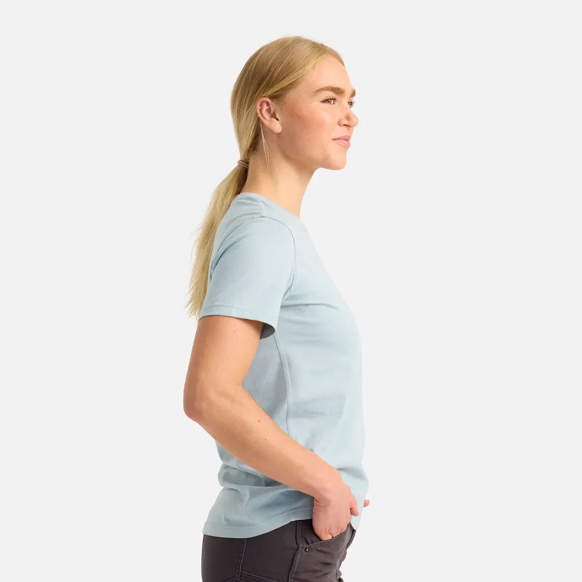 Kortärmad T-shirt med ficka Kortärmad T-shirt för dam i stålblått