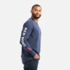 Långärmad T-shirt med ficka och tryck på ärmen – herr-T-shirt i marinblått